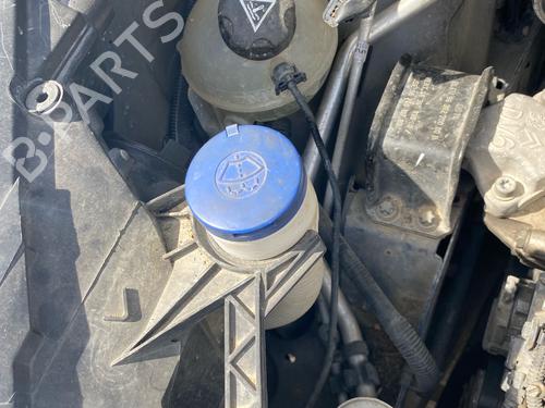 Used Windscreen washer tank Windscreen washer tank 37156774 37156774
