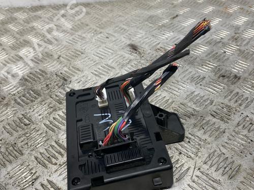 fuse-box-renault-clio-iii-br01-cr01-2005-2006-2007-2008-2009-2010-2011-2012-2013-2014-34380515 main image