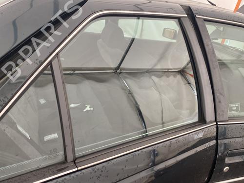 Used Rear right door window Rear right door window 32385831 32385831