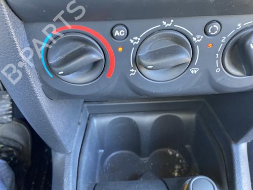 AC-Styringsenhed/Manøvreenhed RENAULT CLIO II (BB_, CB_) 1.2 16V (BB05, BB0W, BB11, BB27, BB2T, BB2U, BB2V, CB05,... (75 hp) 29003281