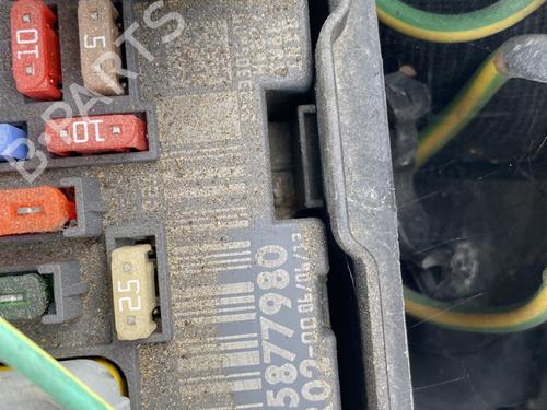 Used Fuse box Fuse box CITROËN C5 III Break (RW_) 2.0 HDi (136 hp) 28813806 28813806