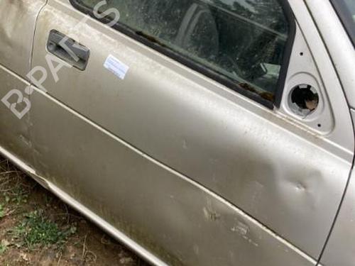 Used Right front door LAND ROVER FREELANDER I (L314) 1.8 16V 4x4 (117 hp) 19907409