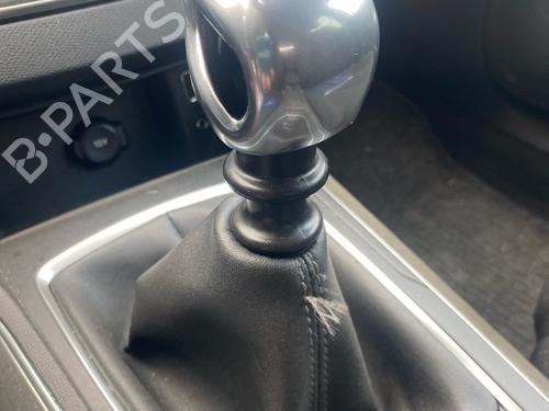 Used Shift knob Shift knob PEUGEOT 308 II (LB_, LP_, LW_, LH_, L3_) 1.6 HDi / BlueHDi 115 (115 hp) 40124485 40124485