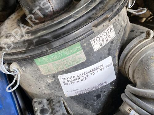 Used Air filter box TOYOTA 4 RUNNER II (_N13_) 3.0 TD (KZN130_, KZN130G, KZN130W) (125 hp) 22125457