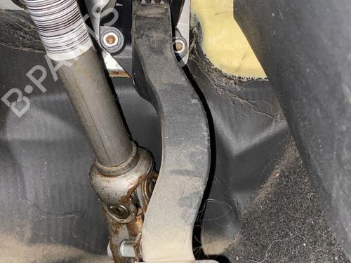 Pédale PEUGEOT 208 I (CA_, CC_) 1.2 VTI 82 (82 hp) 32174033