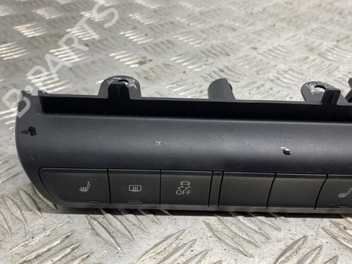 Used Switch AUDI A1 (8X1, 8XK) 1.6 TDI (105 hp) 30445102