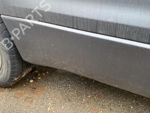 Dørliste Dørliste SUZUKI GRAND VITARA II (JT, TE, TD) 1.9 DDiS All-wheel Drive (JT419, TD44, JB419WD, JB419XD,... (129 hp) 31908842 31908842