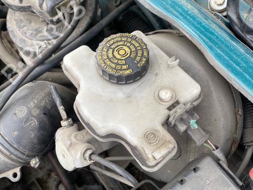 Used Brake master cylinder Brake master cylinder 37501332 37501332