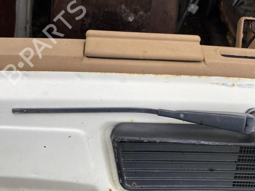 Used Front windshield wiper arm RENAULT 4 (112_) 0.8 (1123) (34 hp) 29757224