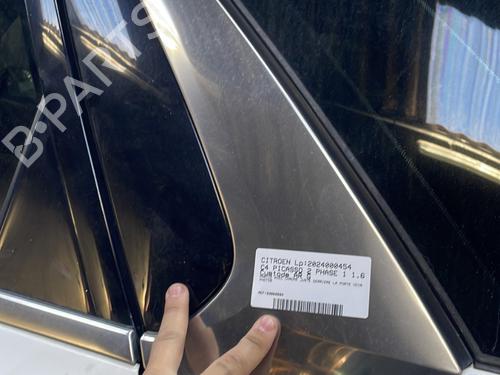 rear-left-quarter-glass-citroen-c4-picasso-ii-16-hdi-bluehdi-115-2013-22127044 main image