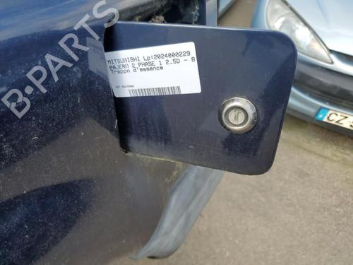 Używane Klapa wlewu paliwa MITSUBISHI PAJERO II (V3_W, V2_W, V4_W, V5_W) 2.5 TD 4WD (V24W) (99 hp) 22120581