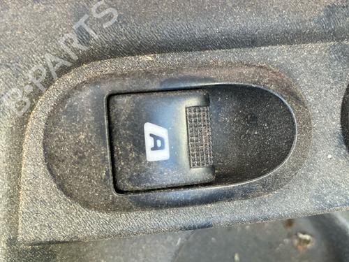 Used Left front window switch Left front window switch 39086417 39086417
