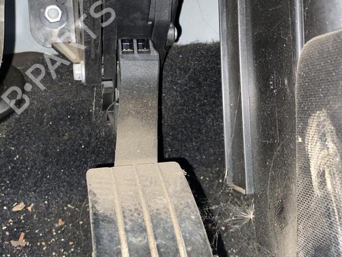 Used Pedal Pedal RENAULT TWINGO III (BCM_, BCA_) 1.0 SCe 65 (BCMJ) (65 hp) 33234413 33234413