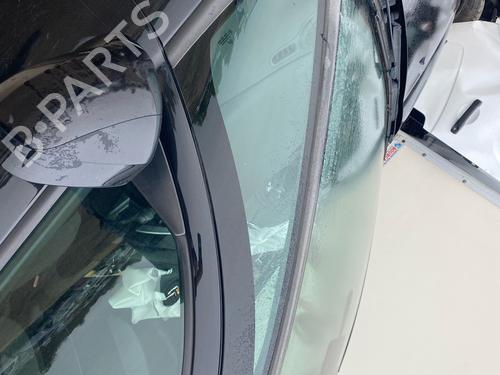 front-left-quarter-glass-citroen-c3-picasso-sh_-2008-39943109 main image