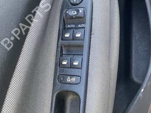Used Left front window switch Left front window switch CITROËN C3 Picasso (SH_) 1.4 VTi 95 (SH8FSC, SH8FP0, SH8FP6) (95 hp) 33553578 33553578