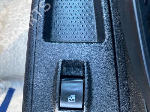Used Right front window switch Right front window switch 39389164 39389164