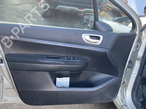 Used Front left panel Front left panel PEUGEOT 307 Break (3E) 2.0 HDi 135 (136 hp) 31969697 31969697