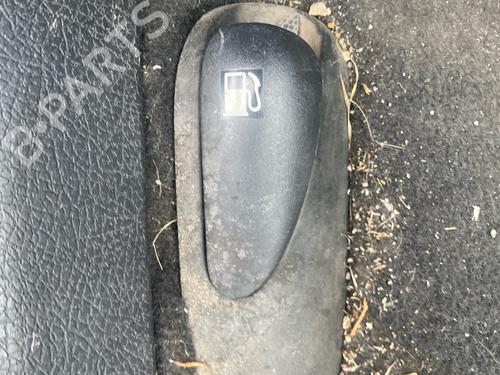 Brændstofdæksel aktuator Brændstofdæksel aktuator PEUGEOT 406 Coupe (8C) 2.0 16V (135 hp) 39899682 39899682