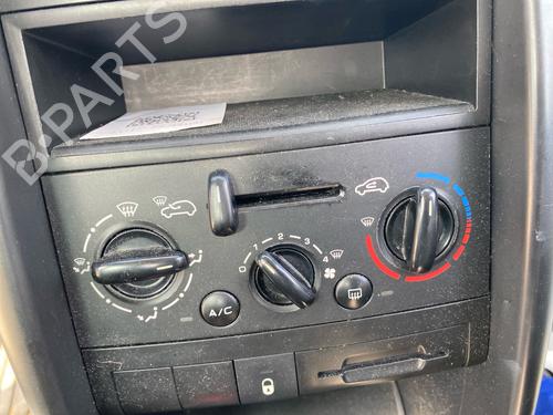 Used Climate control Climate control PEUGEOT 207 (WA_, WC_) 1.4 16V (95 hp) 40064223 40064223