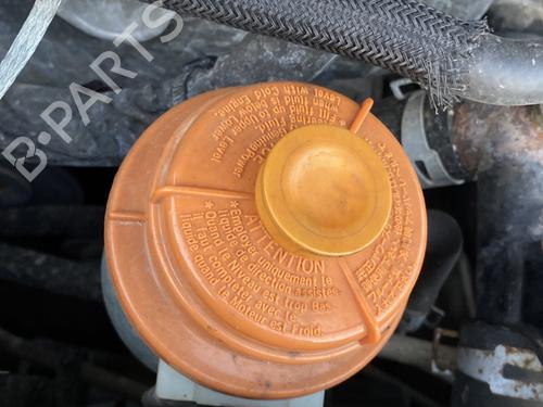 Réservoir de direction assistée SUZUKI GRAND VITARA II (JT, TE, TD) 1.9 DDiS All-wheel Drive (JT419, TD44, JB419WD, JB419XD,... (129 hp) 31919168