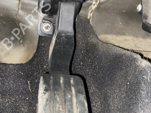 pedal-dacia-duster-hs_-2010-2011-2012-2013-2014-2015-2016-2017-2018-32454094 main image