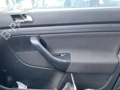 Garniture avant droite VW GOLF V (1K1) 1.9 TDI (105 hp) 31859812