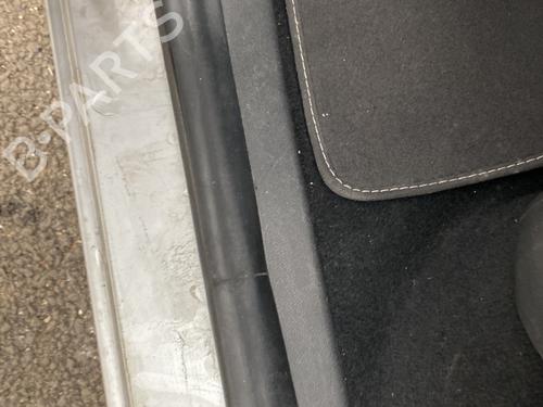 Gummiliste RENAULT SCÉNIC III (JZ0/1_) 1.5 dCi (JZ02, JZ0R) (95 hp) 32983774