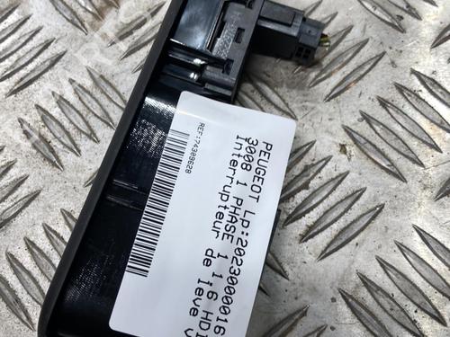 Used Right rear window switch Right rear window switch PEUGEOT 3008 I MPV (0U_) 1.6 HDi (112 hp) 22113117 22113117