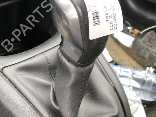 Used Gear lever PEUGEOT 208 I (CA_, CC_) 1.2 VTI 82 (82 hp) 19908896