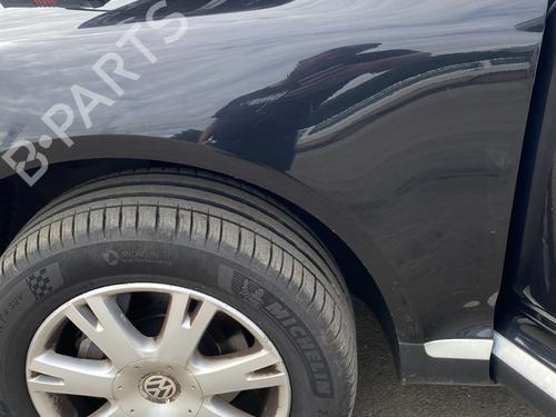 Błotnik przedni lewy VW TOUAREG (7LA, 7L6, 7L7) 3.0 V6 TDI | BP26221533C41 