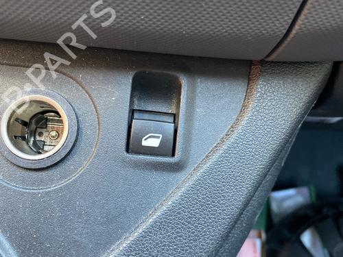 Used Right front window switch Right front window switch 39389006 39389006