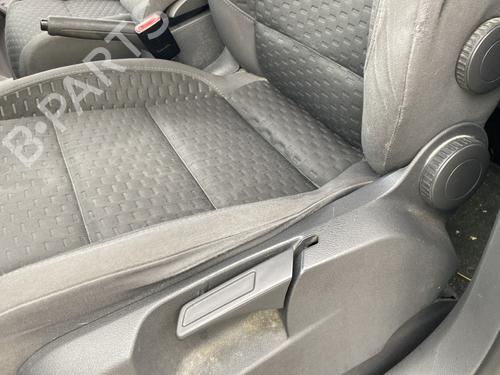 Left front seat VW TOURAN (1T1, 1T2) 1.4 TSI | BP29969659C15