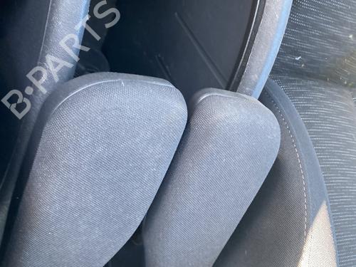 Used Armrest / Center console Armrest / Center console RENAULT SCÉNIC II (JM0/1_) 2.0 dCi (JM1K) (150 hp) 29013017 29013017