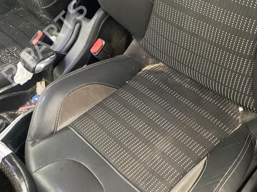 Used Left front seat PEUGEOT 2008 I (CU_) 1.6 HDi (92 hp) 31981232