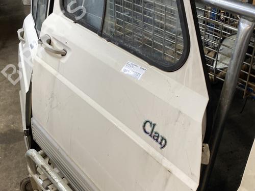 Used Right front door Right front door RENAULT 4 Box Body/MPV (R21_, R23_) 1.0 (34 hp) 29732380 29732380