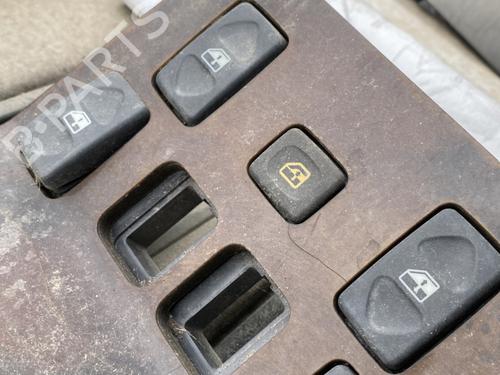 Left front window switch LAND ROVER DISCOVERY II (L318) 2.5 Td5 4x4 | BP33174050I27 - Image 2