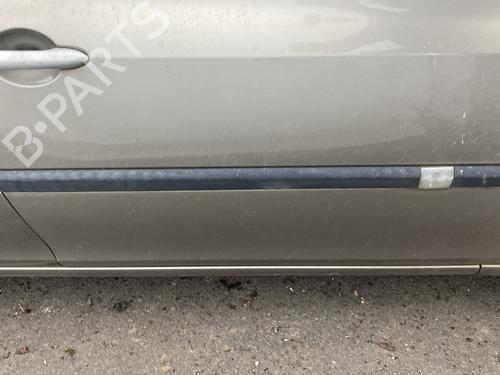 Used Door moulding trim RENAULT CLIO III Grandtour (KR0/1_) 1.5 dCi (KR0F) (86 hp) 30359766