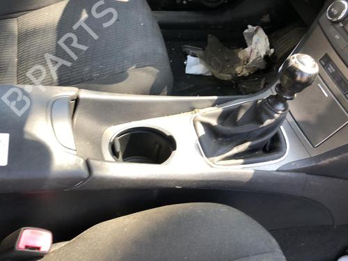 Used Middle console TOYOTA AVENSIS Saloon (_T27_) 2.0 D-4D (ADT270_, ADT270R) (126 hp) 22111664