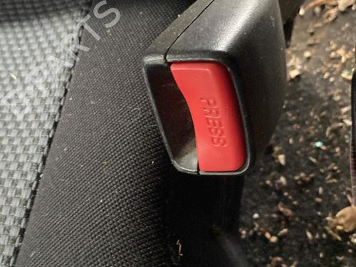 Used Seat buckle Seat buckle SUZUKI GRAND VITARA II (JT, TE, TD) 1.9 DDiS All-wheel Drive (JT419, TD44, JB419WD, JB419XD,... (129 hp) 33554429 33554429