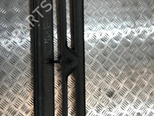 Rejilla RENAULT MASTER I Van (T__) 28-35 2,5 D (75 hp) 32341949