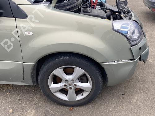 Used Right front fenders RENAULT KOLEOS I (HY_) 2.0 dCi 4x4 (HY0K) (150 hp) 29353664