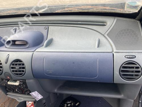 Instrumentbræt RENAULT KANGOO (KC0/1_) D 65 1.9 (KC0E, KC02, KC0J, KC0N) (64 hp) 30150049