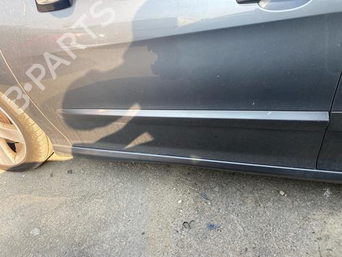 door-moulding-trim-peugeot-308-sw-i-4e_-4h_-2007-2008-2009-2010-2011-2012-2013-2014-38007140 main image
