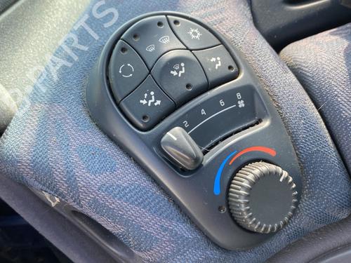 Commande Chauffage RENAULT ESPACE III (JE0_) 2.2 12V TD (JE0E, JE0H, JE0P) (113 hp) 27977108