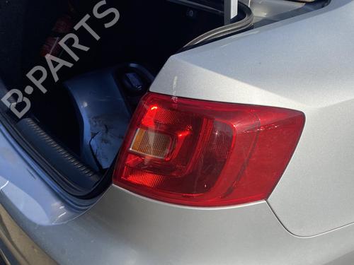 Used Right taillight Right taillight VW JETTA IV (162, 163, AV3, AV2) 1.6 TDI (105 hp) 32680752 32680752