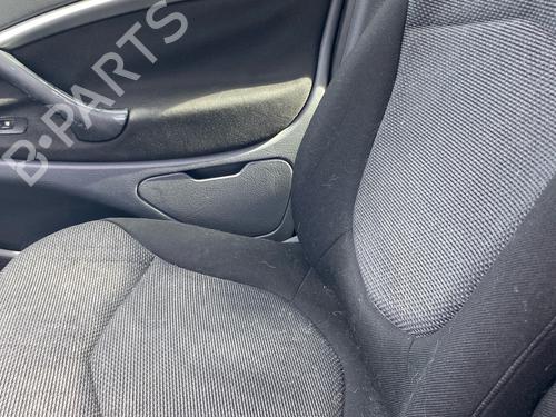Used Right front seat Right front seat 39167631 39167631