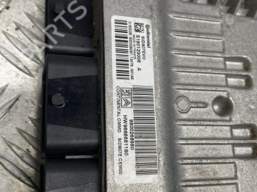 Used Engine control unit (ECU) Engine control unit (ECU) PEUGEOT 3008 I MPV (0U_) 1.6 HDi (114 hp) 30760562 30760562