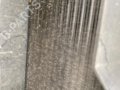 Used Water radiator Water radiator 37501333 37501333