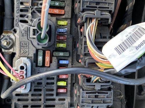 Used Fuse box Fuse box PEUGEOT 407 (6D_) 1.6 HDi 110 (6D9HZC, 6D9HYC) (109 hp) 32030896 32030896