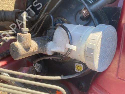brake-master-cylinder-suzuki-jimny-closed-off-road-vehicle-sn-1998-39702736 main image